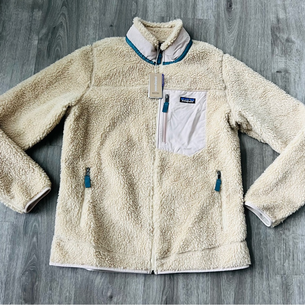 Patagonia NWT Women’s Zip Up Fleece Size XL